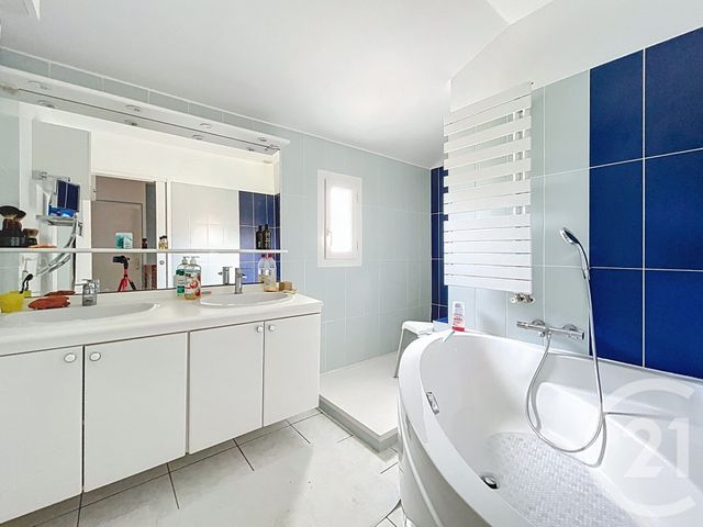 Afficher la photo en grand maison à vendre - 8 pièces - 132.0 m2 - LES SORINIERES - 44 - PAYS-DE-LOIRE - Century 21 By Ouest