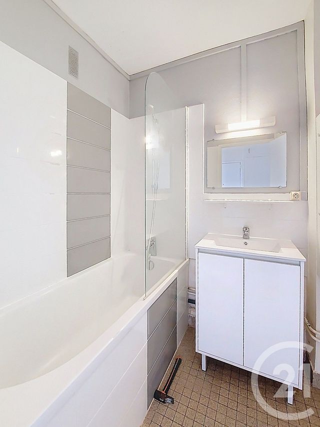 Appartement F2 à louer - 2 pièces - 42.72 m2 - REZE - 44 - PAYS-DE-LOIRE - Century 21 By Ouest