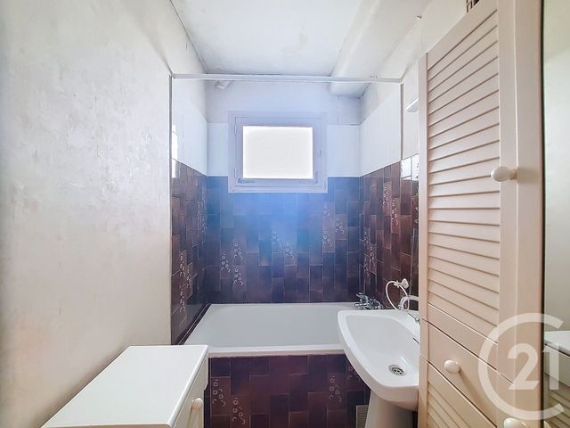 Appartement F4 à louer - 4 pièces - 71.73 m2 - REZE - 44 - PAYS-DE-LOIRE - Century 21 By Ouest