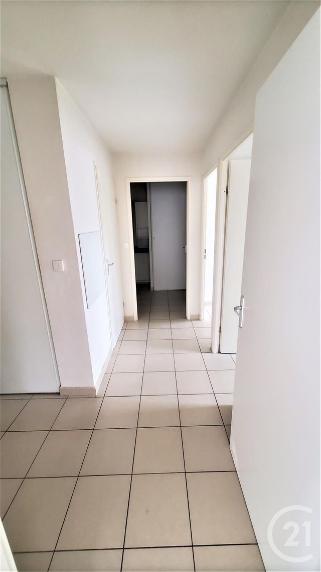 Appartement F3 à louer - 3 pièces - 65.21 m2 - ST SEBASTIEN SUR LOIRE - 44 - PAYS-DE-LOIRE - Century 21 By Ouest