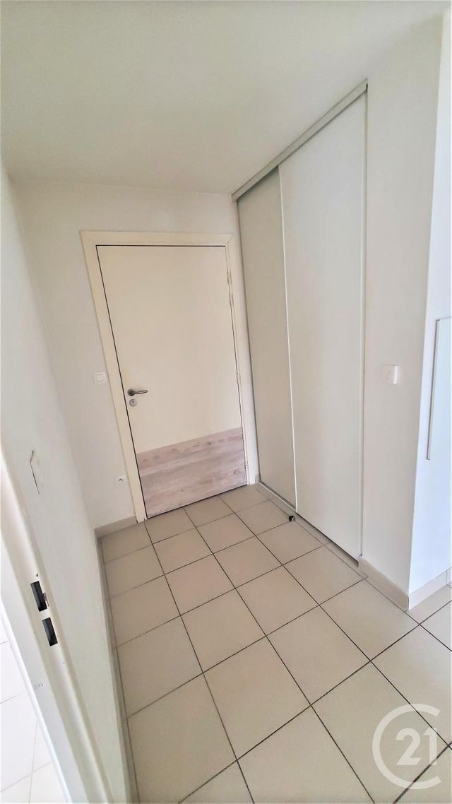 Appartement F3 à louer - 3 pièces - 65.21 m2 - ST SEBASTIEN SUR LOIRE - 44 - PAYS-DE-LOIRE - Century 21 By Ouest
