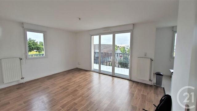 Appartement F3 à louer - 3 pièces - 62.11 m2 - BOUGUENAIS - 44 - PAYS-DE-LOIRE - Century 21 By Ouest