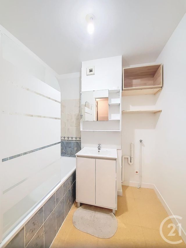 Appartement F3 à louer - 3 pièces - 60.6 m2 - REZE - 44 - PAYS-DE-LOIRE - Century 21 Harmony